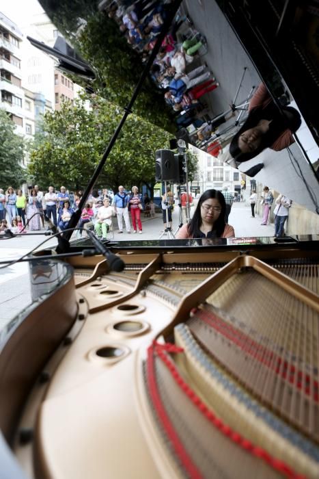 Maratón de piano en el Paseo de Begoña de Gijón