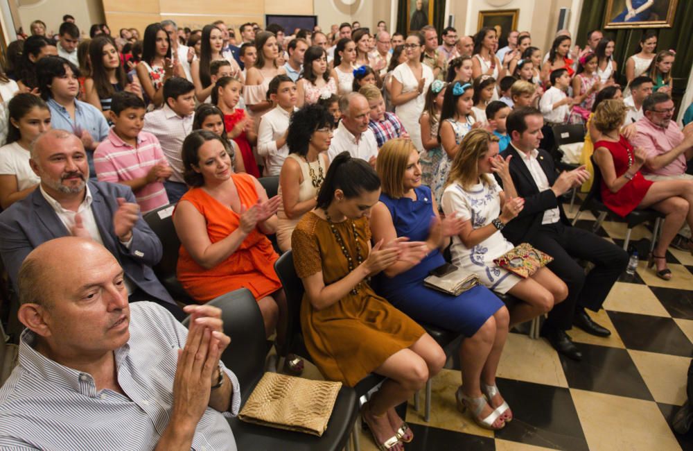 Castelló da la bienvenida a las reinas de 2017