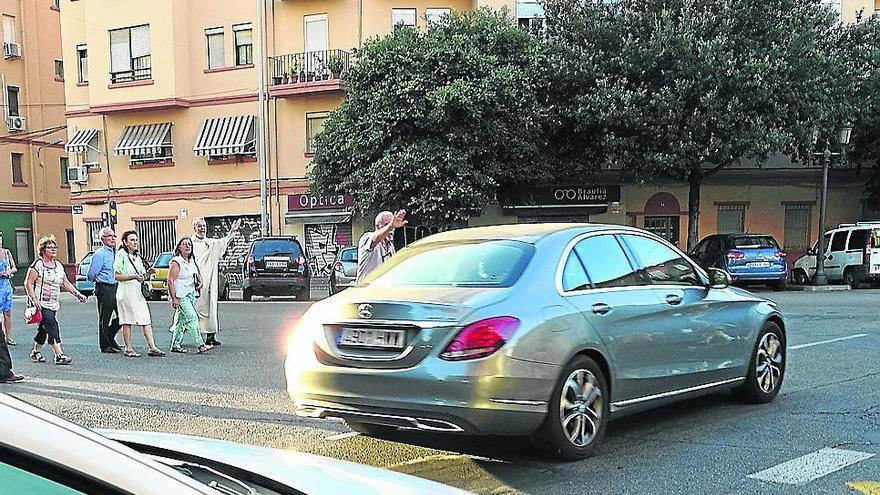 Accidentada procesión del Carmen en el barrio de la Trinitat