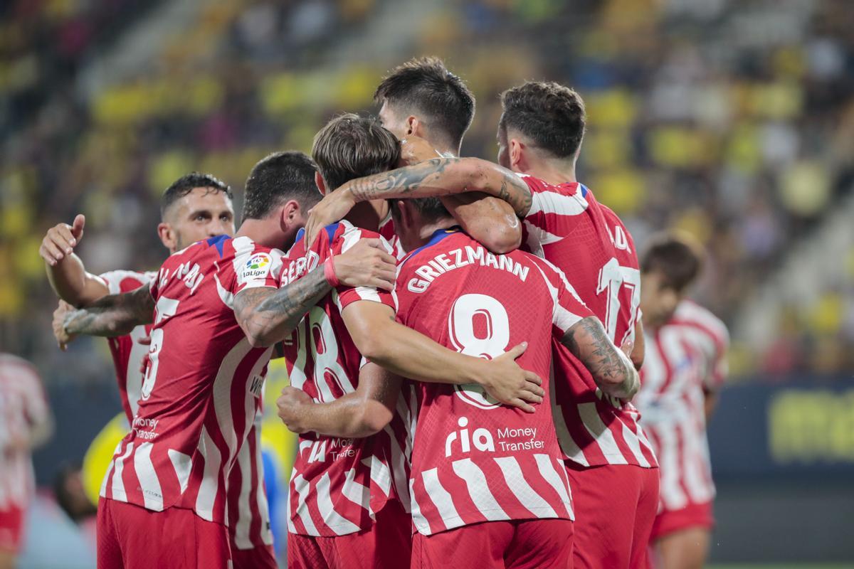 9. Atlético de Madrid: 105,000 puntos