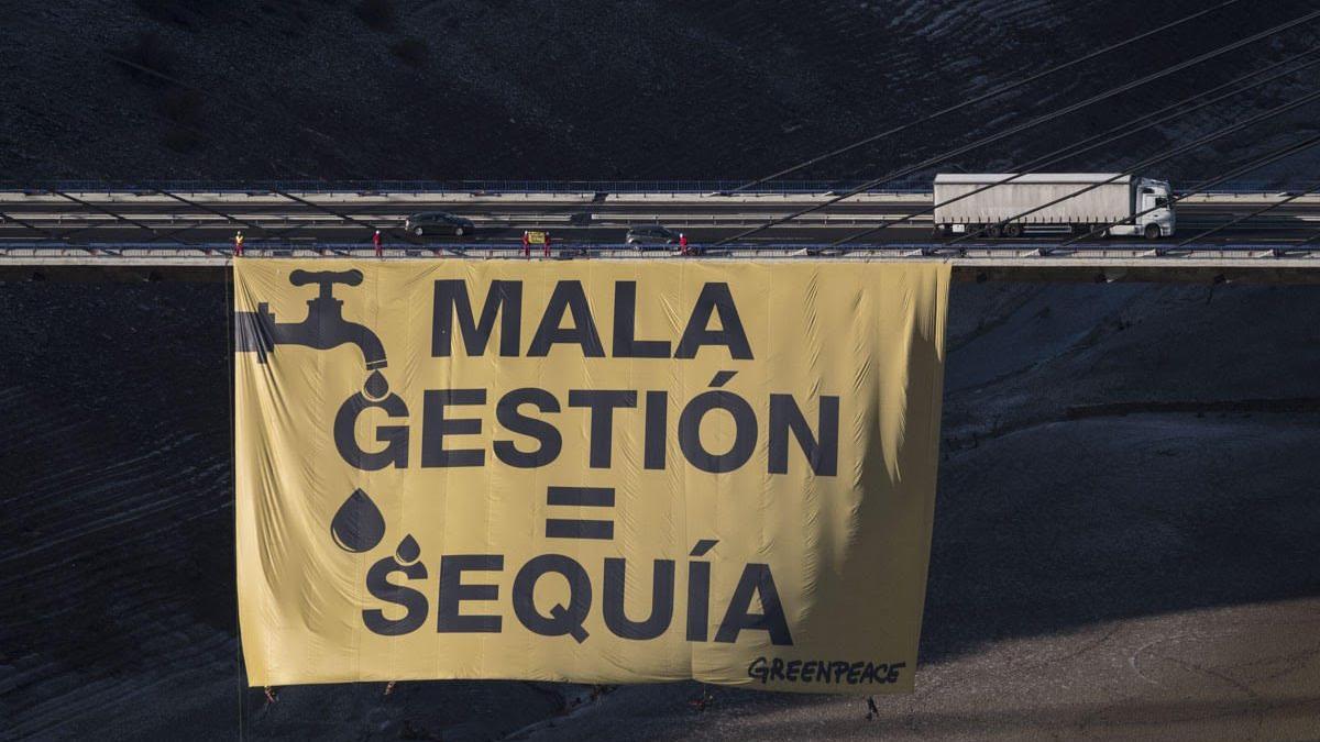 Pancarta reivindicativa sobre la sequía en España