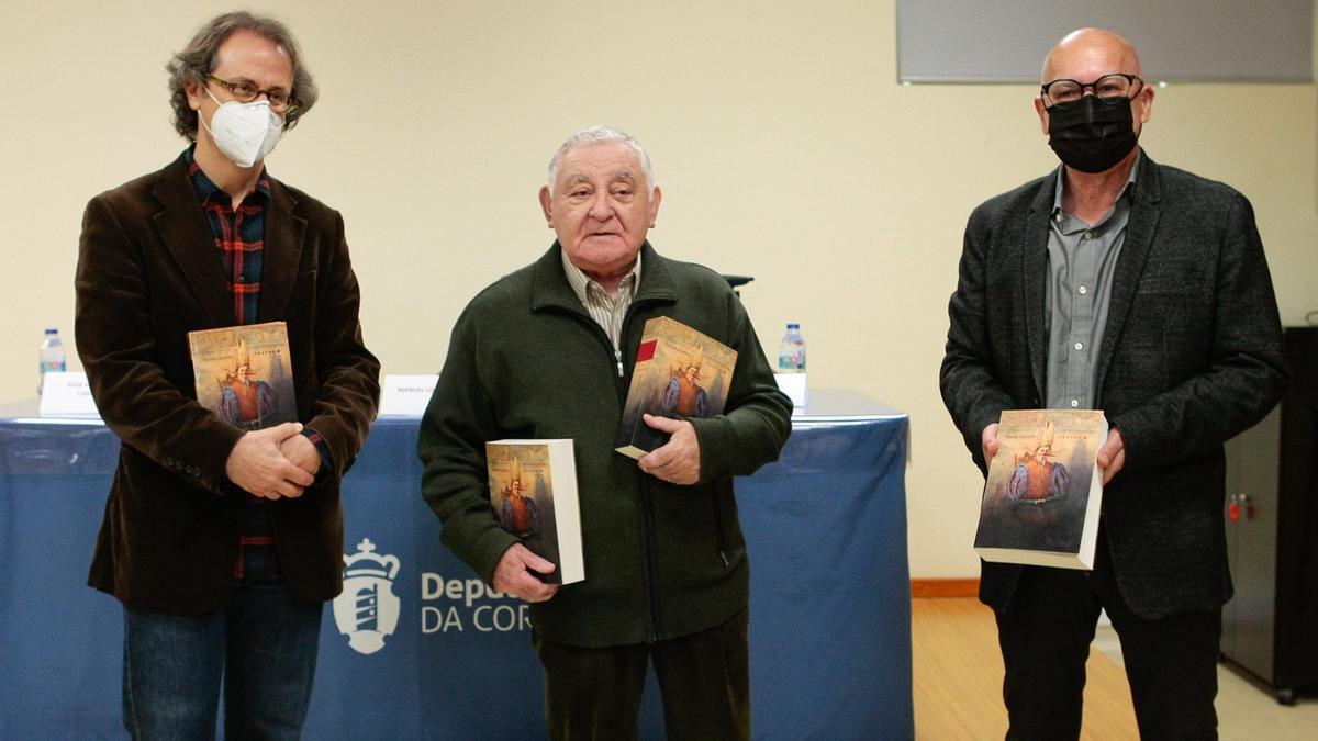 Xosé Manuel Carril, Manuel Lourenzo y Xosé Regueira durante la presentación.