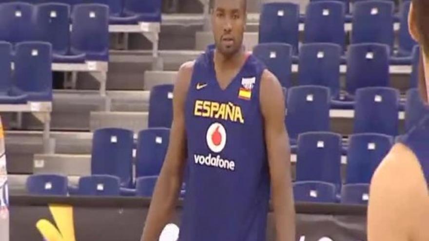 La selección española de baloncesto entrena con un público muy especial