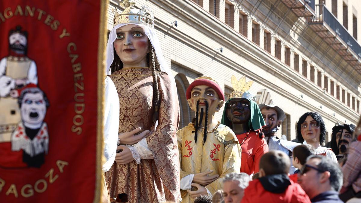 La comparsa de Gigantes y Cabezudos volverá a salir a las calles de Zaragoza