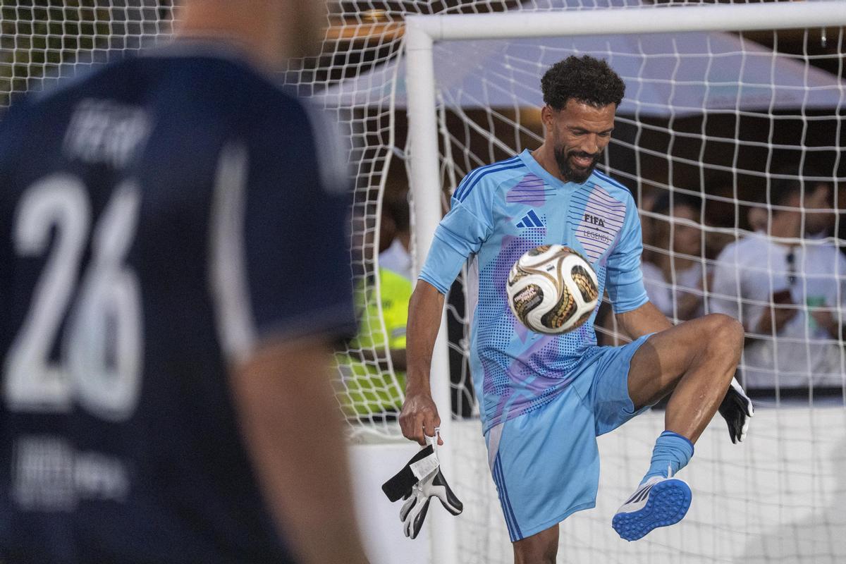 Vozinha durante el partido de leyendas disputado en Nueva York antes de la final del Mundial