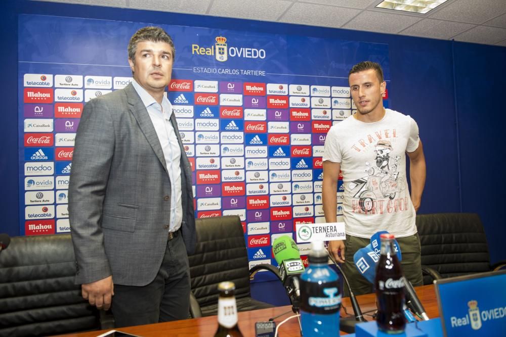 Presentación de Christian Fernández como nuevo jugador del Real Oviedo