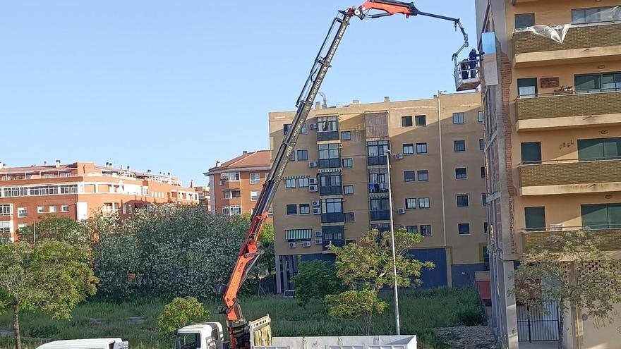 Comienza la reparación de la fachada del edificio de Nuevo Cáceres