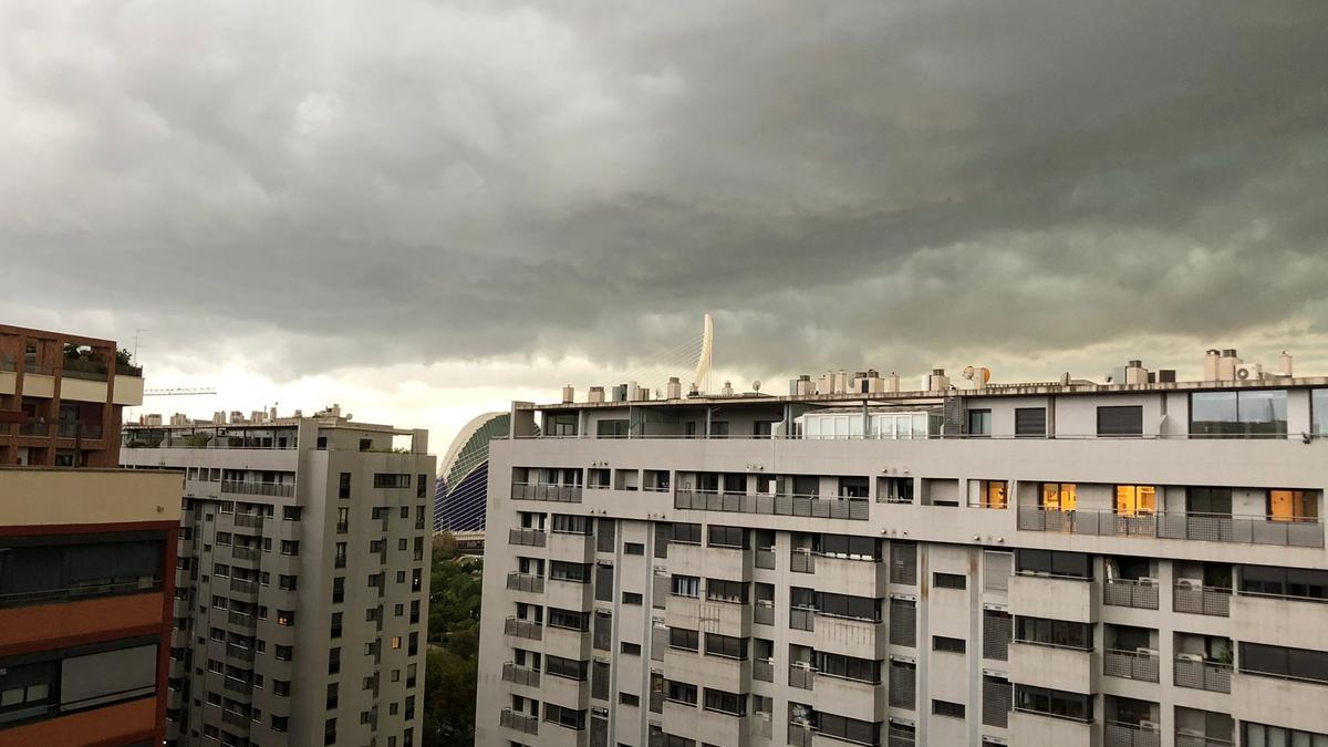 Nubes sobre la Ciutat de les Arts i les Ciéncies