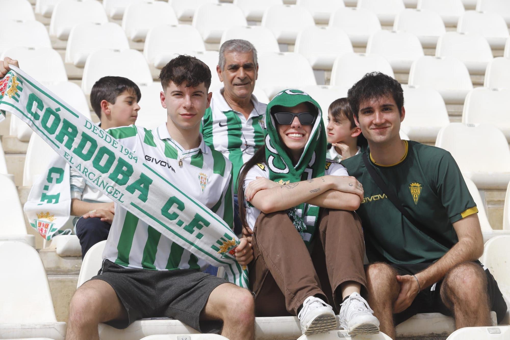 Córdoba CF-San Fernando: las imágenes de la afición en El Arcángel