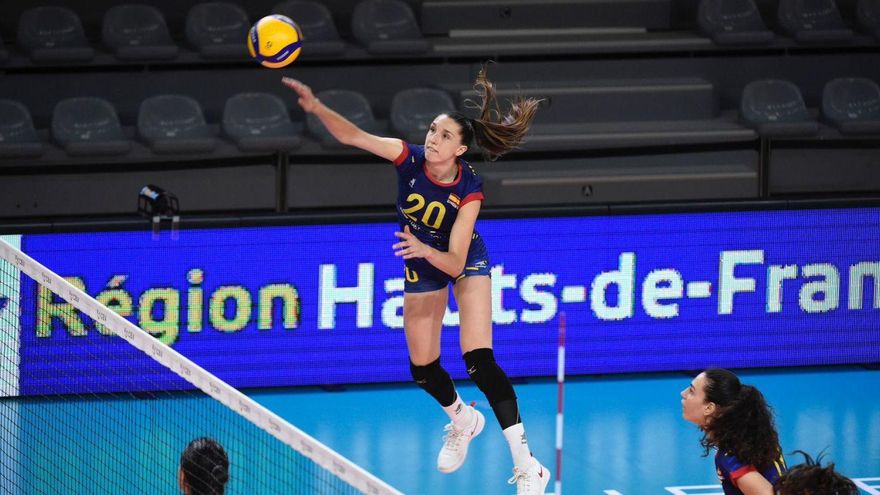 Acción ofensiva de Raquel Montoro con la selección española. | | E. D.