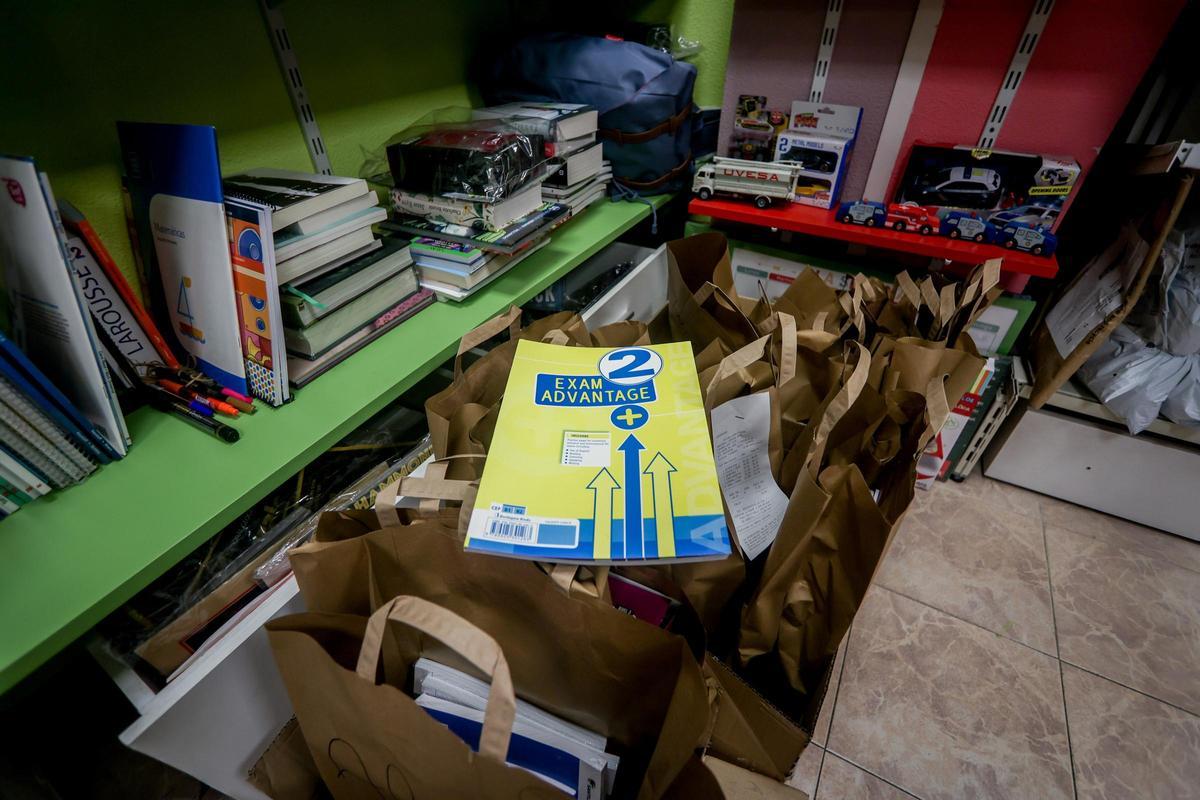 El val escolar arriba a la quarta edició: tots els alumnes de primària i secundària rebran 60 euros per a material