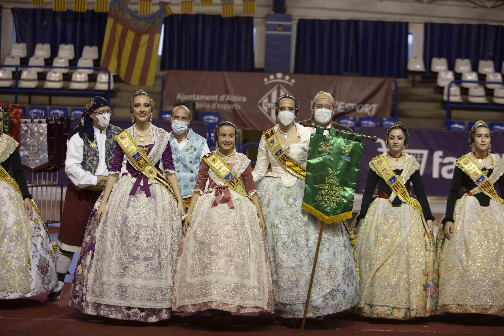 "Plaça Major reina en Alzira"