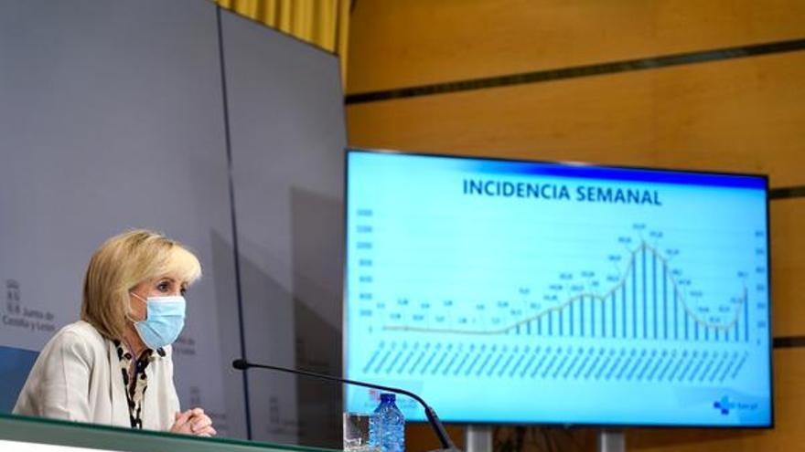 Verónica Casado, consejera de Sanidad, durante la rueda de prensa.