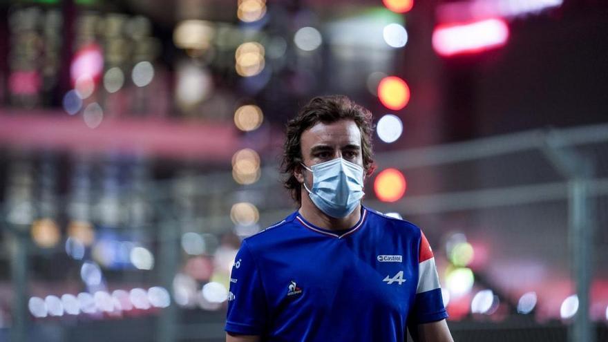 Fernando Alonso cambia de color y de motor en Australia
