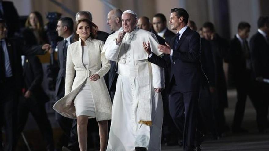 El Papa Francisco aterriza en México en su primera visita al país