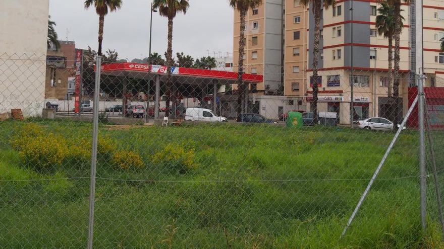 Solar que el EVha ofrece en Alzira para construir viviendas protegidas a través de una cooperativa.