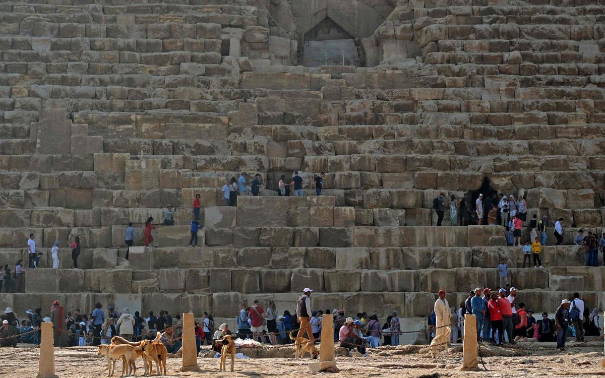 Meditación en el interior de la piramide de Kuhufu