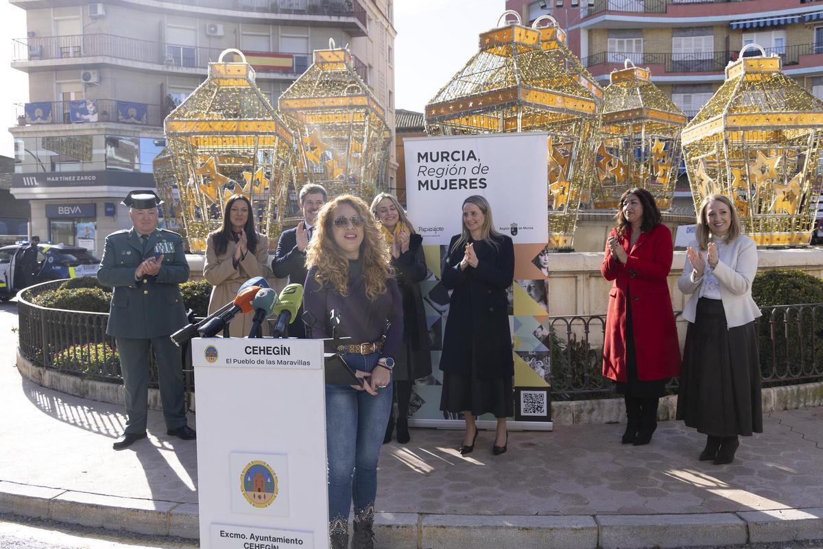 Ana María Valera es la presidenta de la Asociación hilo y ojal