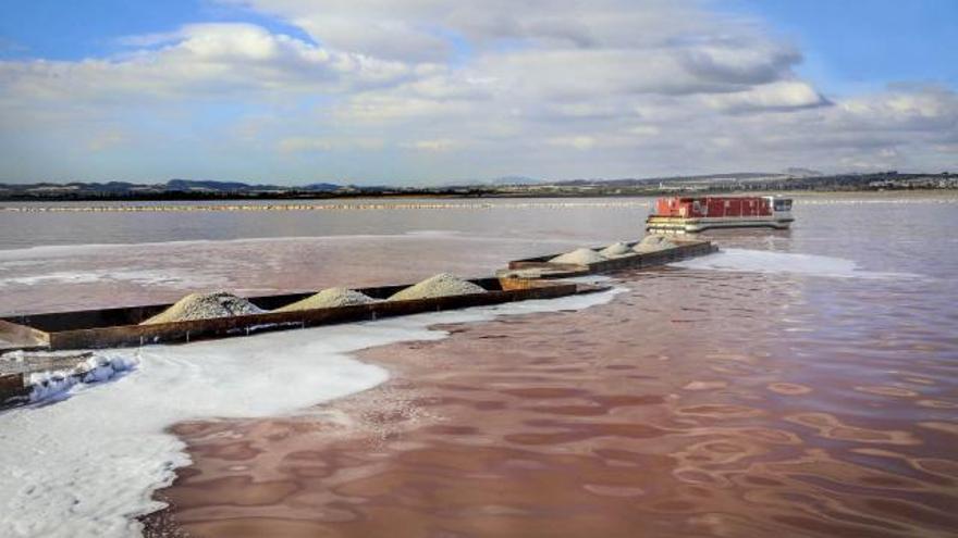 La salinera producirá 550.000 toneladas de sal gracias al calor récord de este verano