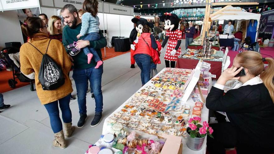 El &quot;Market way&quot; atrae visitantes, pero pocos realizan compras