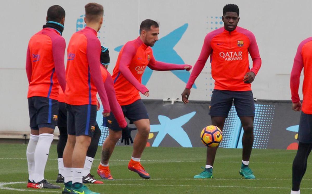 Umtiti participó en el rondo junto a sus compañeros