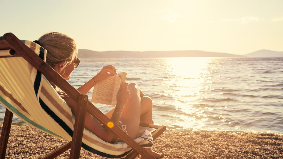 Cinco libros para leer (y desconectar) este verano estés en la playa ...