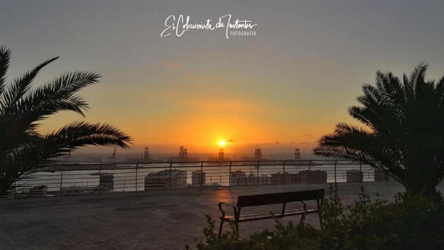 Amanecer en el frente marítimo portuario. Mirador de Cuatro Cañones. Las Palmas de Gran Canaria. Lunes 08/07/2019