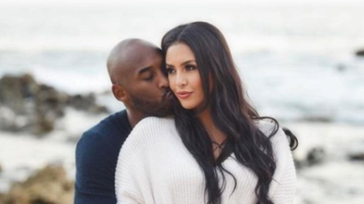 Kobe Bryant y su mujer