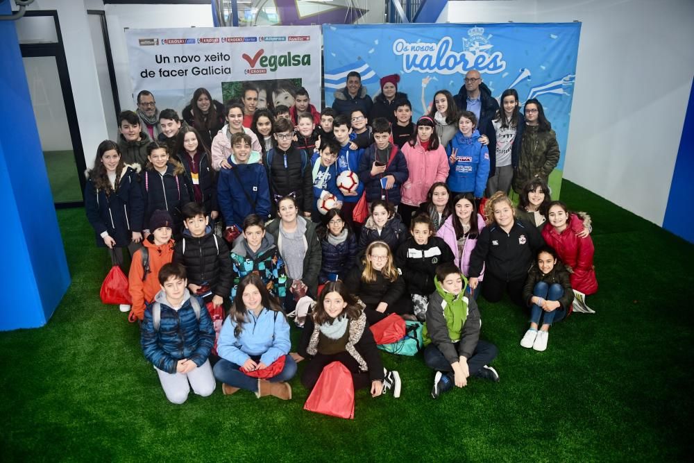 El colegio Gándara-Sofán de Carballo y el Curros Enríquez de Monte Alto participan en la iniciativa de LA OPINIÓN A CORUÑA y la Fundación Deportivo para conocer en primera persona a su equipo.
