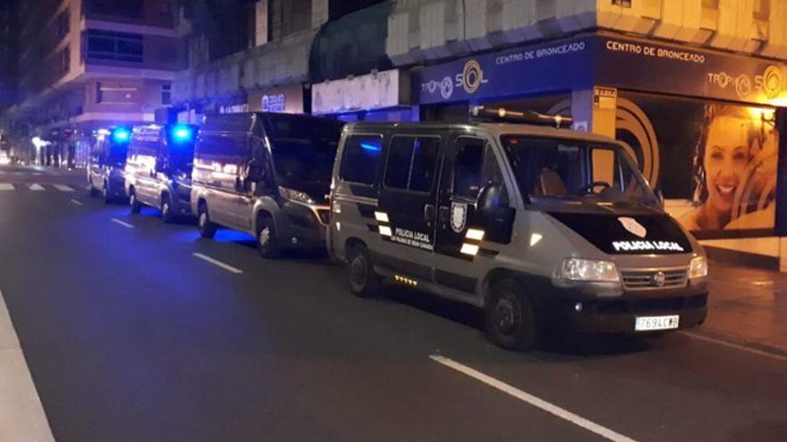 Desalojado un botellón con nueve personas en un garaje de Mesa y López