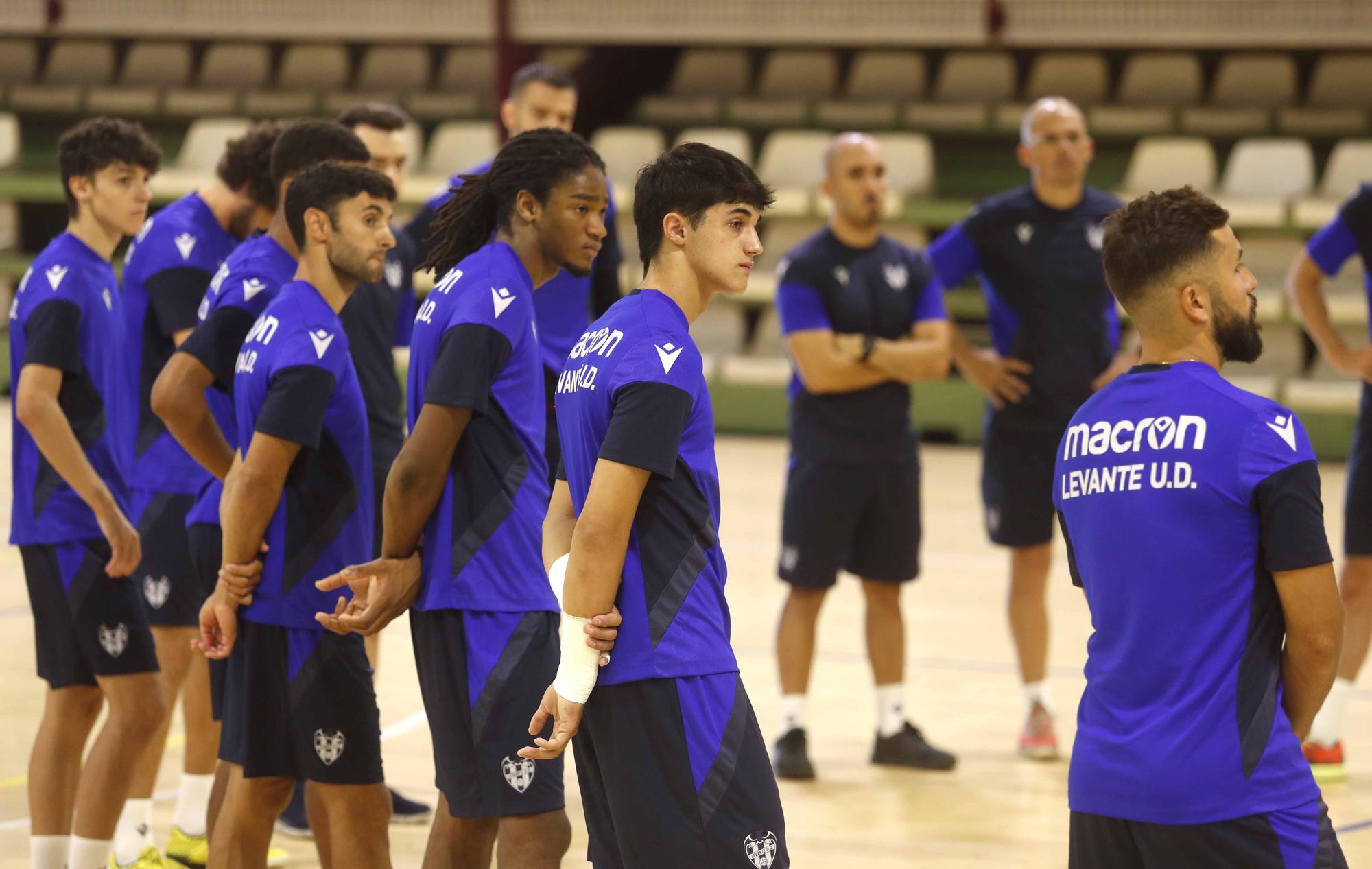 Primera sesión de trabajo para el Levante UD FS