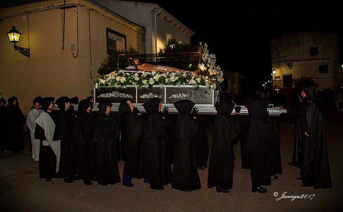 Procesión del Santo Entierro en Monroy.
