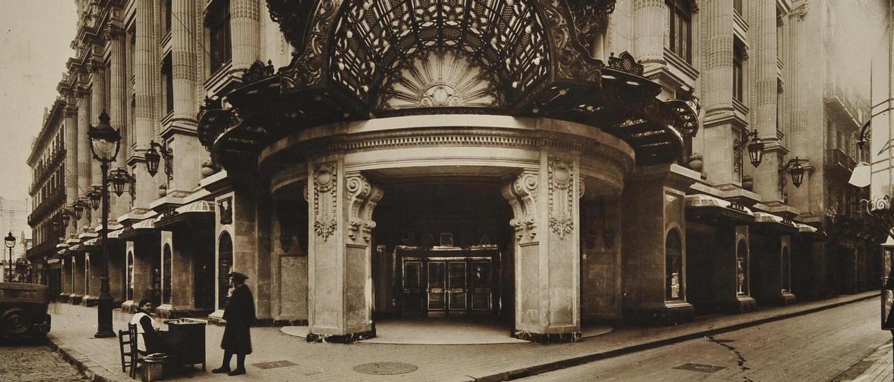 L&#039;edifici Can Jorba del Portal de l&#039;Àngel de Barcelona. Foto de Memòria.cat