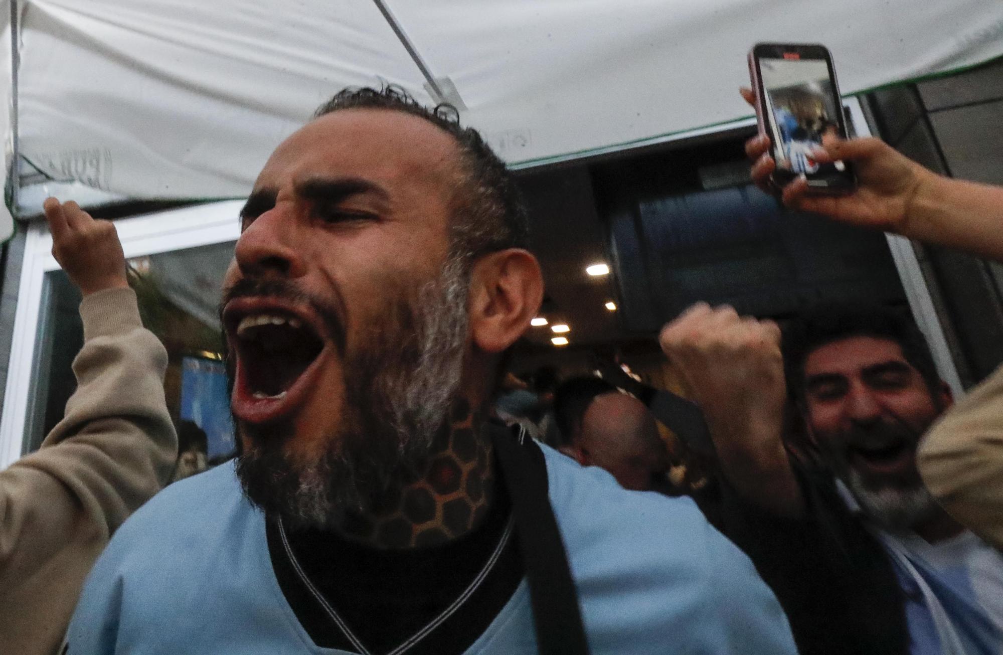 La afición argentina sigue en València el partido de la final del Mundial de Catar contra Francia