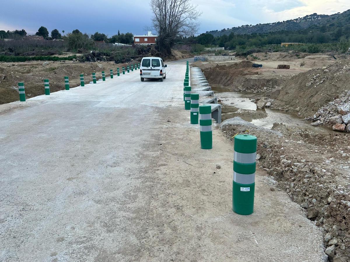 Los coches ya transitan por el paso de Xarcos Secs