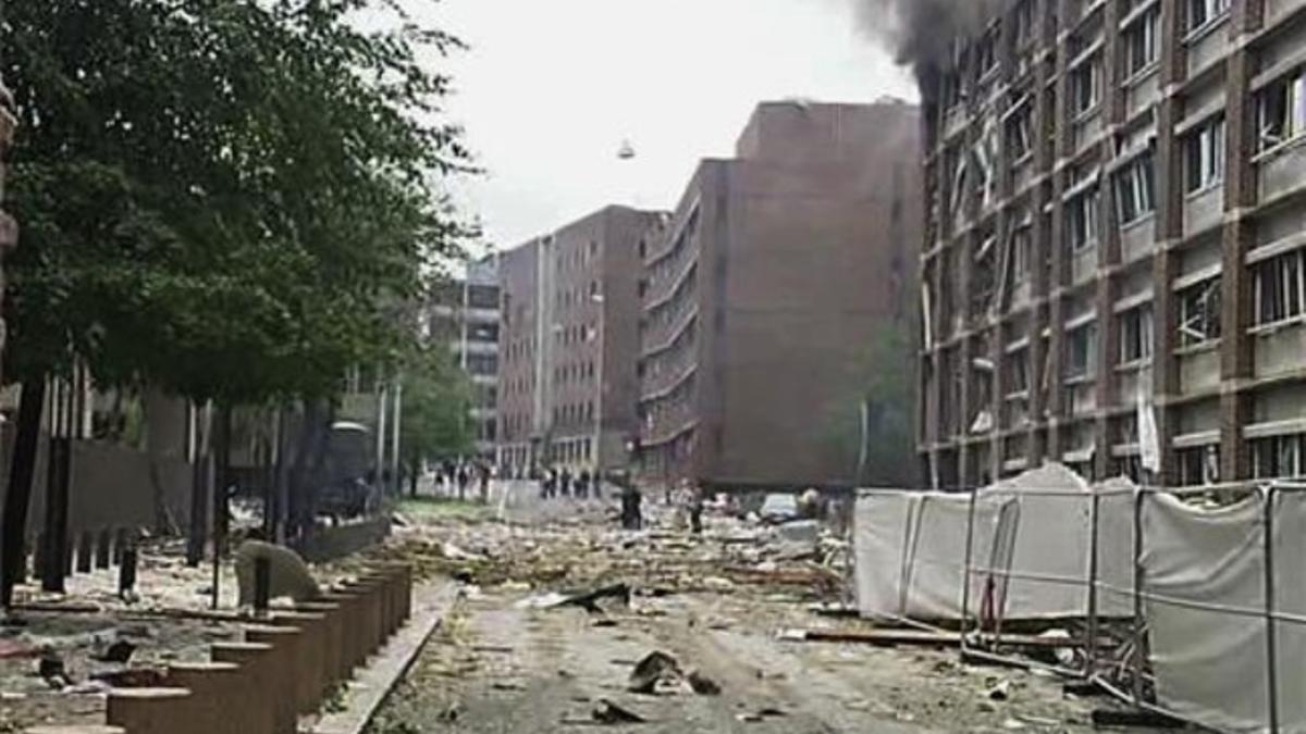 Imagen de TV de los daños causados por la explosión en Oslo.