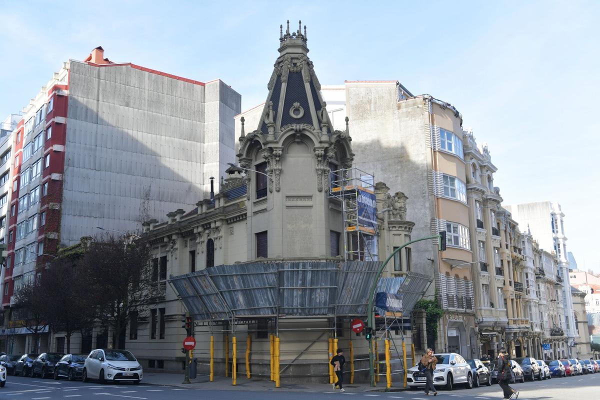 Casa Escudero esquina Juan Flórez con calle Ferrol