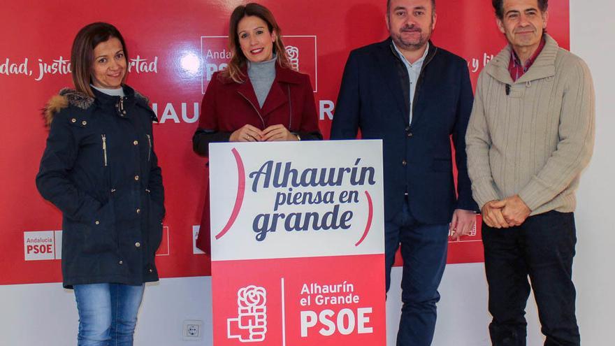 Antonia García y Luis Guerrero, en el centro.