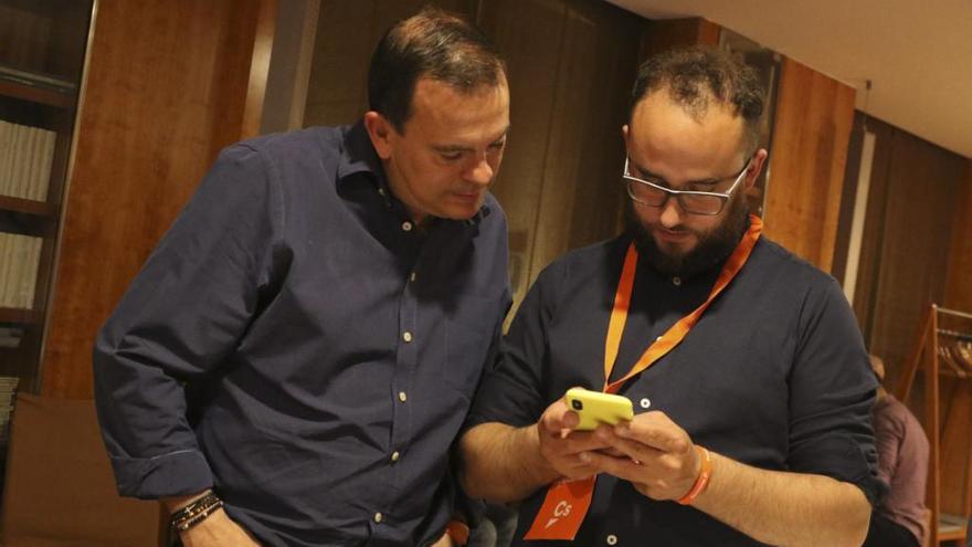 Francisco José Requejo junto a Sergio Colino, de Ciudadanos, durante la noche electoral del pasado 26M.