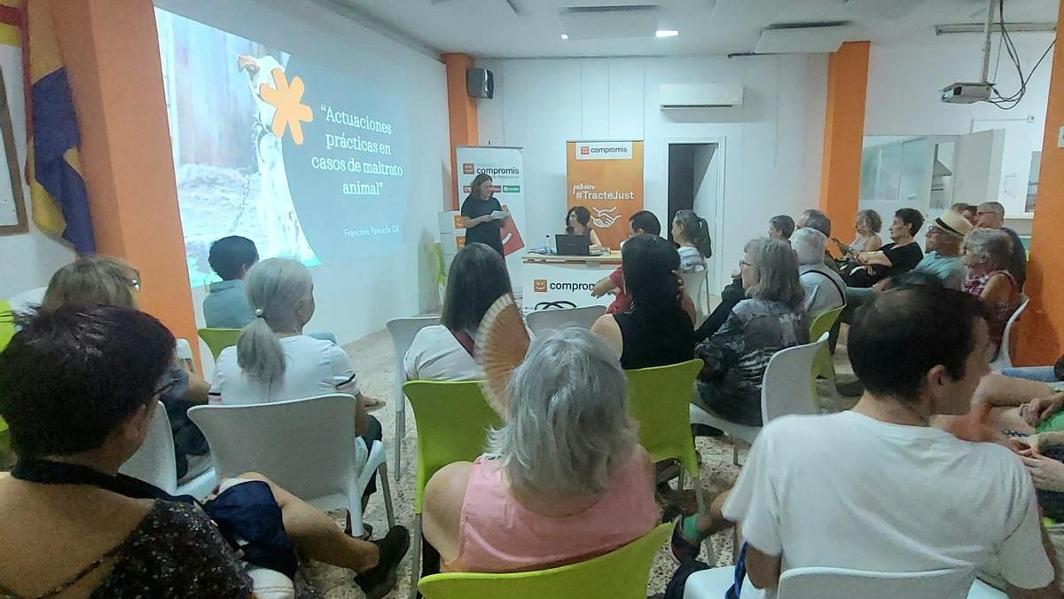 Charla animalista impartida en la sede Compromís per Paiporta.