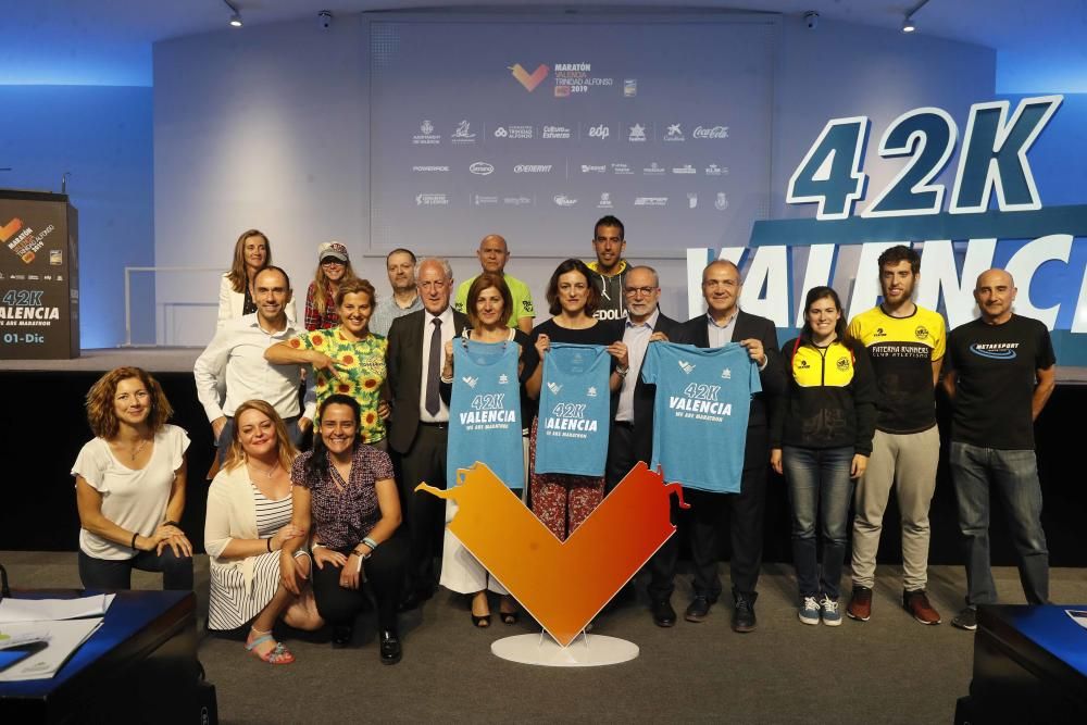 Presentación camisetas Maratón Valencia Trinidad A