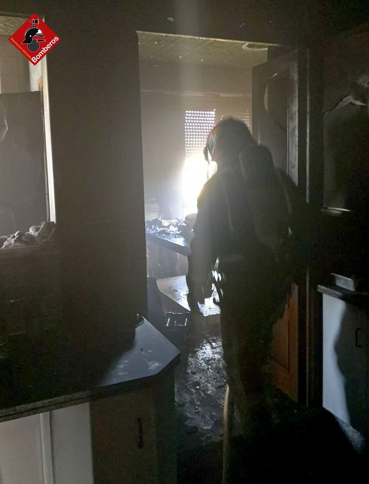 Fallece una mujer de avanzada edad en el incendio de una vivienda en Alcoy