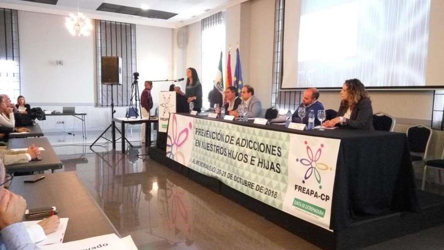 Educación lamenta que la Lomce sigue coartando la participación de las familias