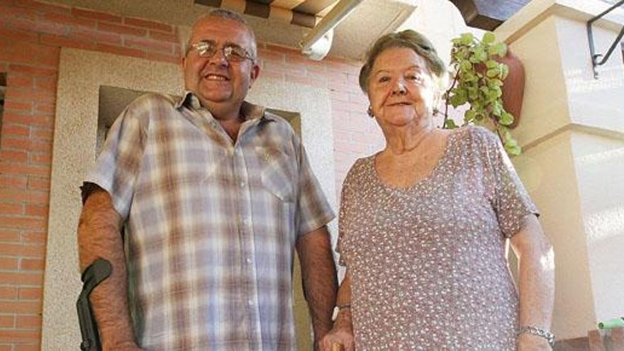 Pablo Medina (voluntario) y Carmen Zabala (usuaria) se han convertido en buenos amigos.