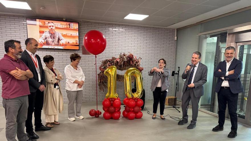 El mercado do Progreso cumple diez años de su transformación con el respaldo del Concello