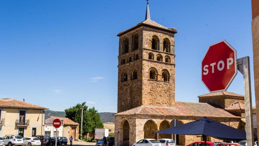 Municipio de Tábara, con la iglesia como su seña de identidad.