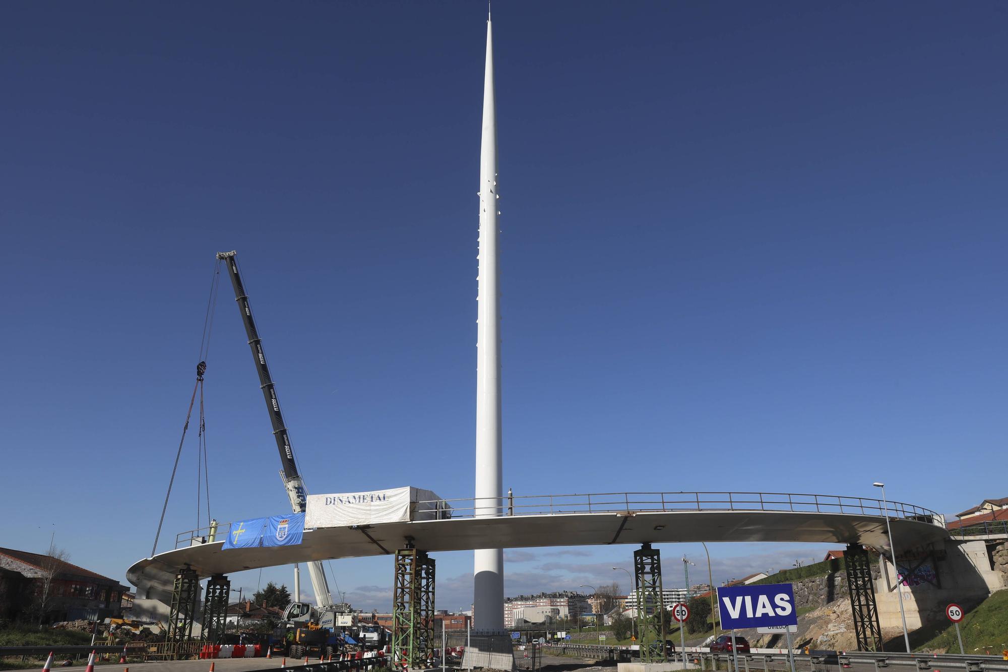 EN IMÁGENES: El "Arpa de Santullano" atraviesa la autopista a la entrada de Oviedo y conecta Ventanielles con Guillén Lafuerza