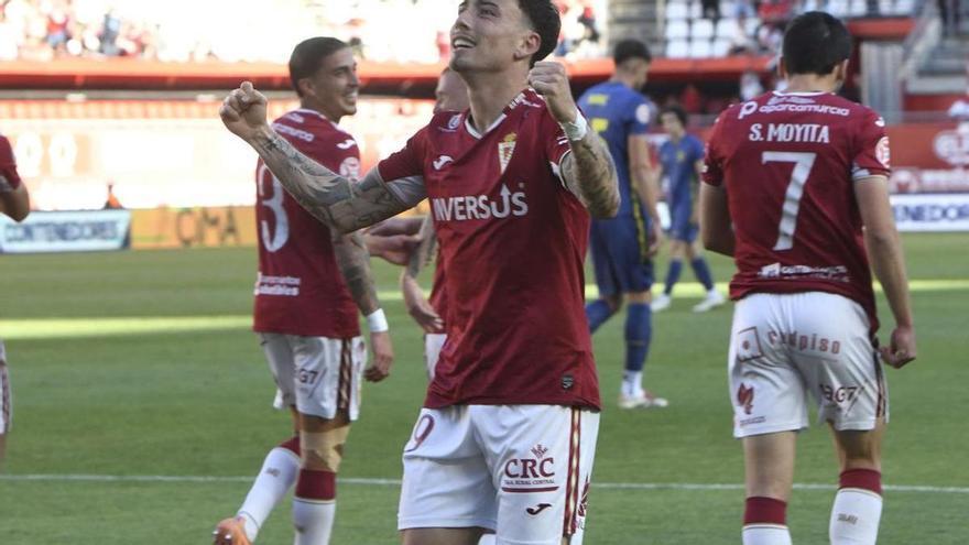 Curro Torres, a saltar la banca con el Real Murcia