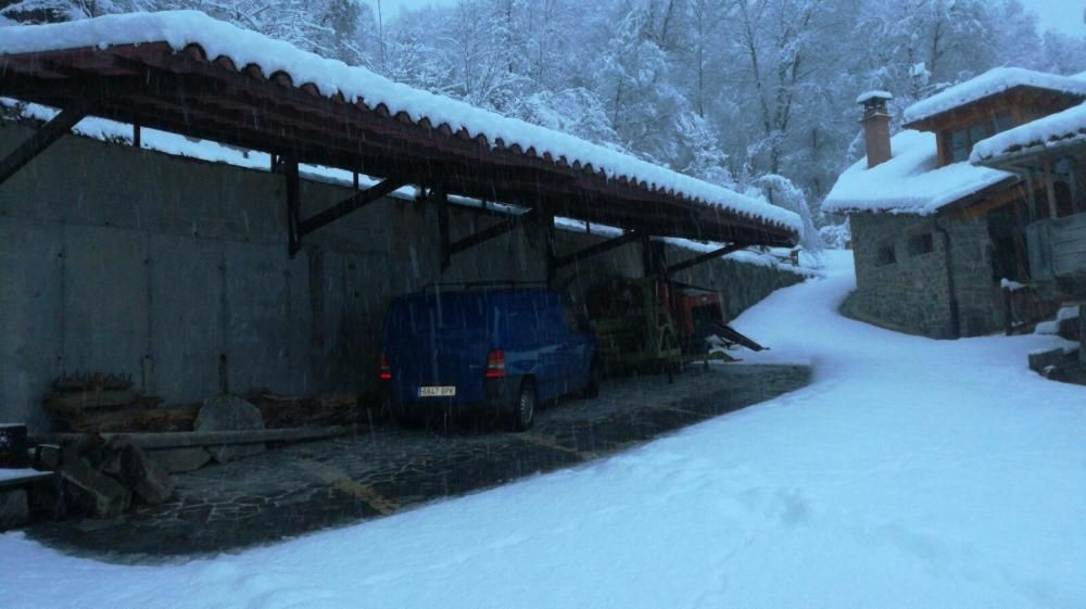 Temporal de nieve en San Xuan Beleño (Ponga)