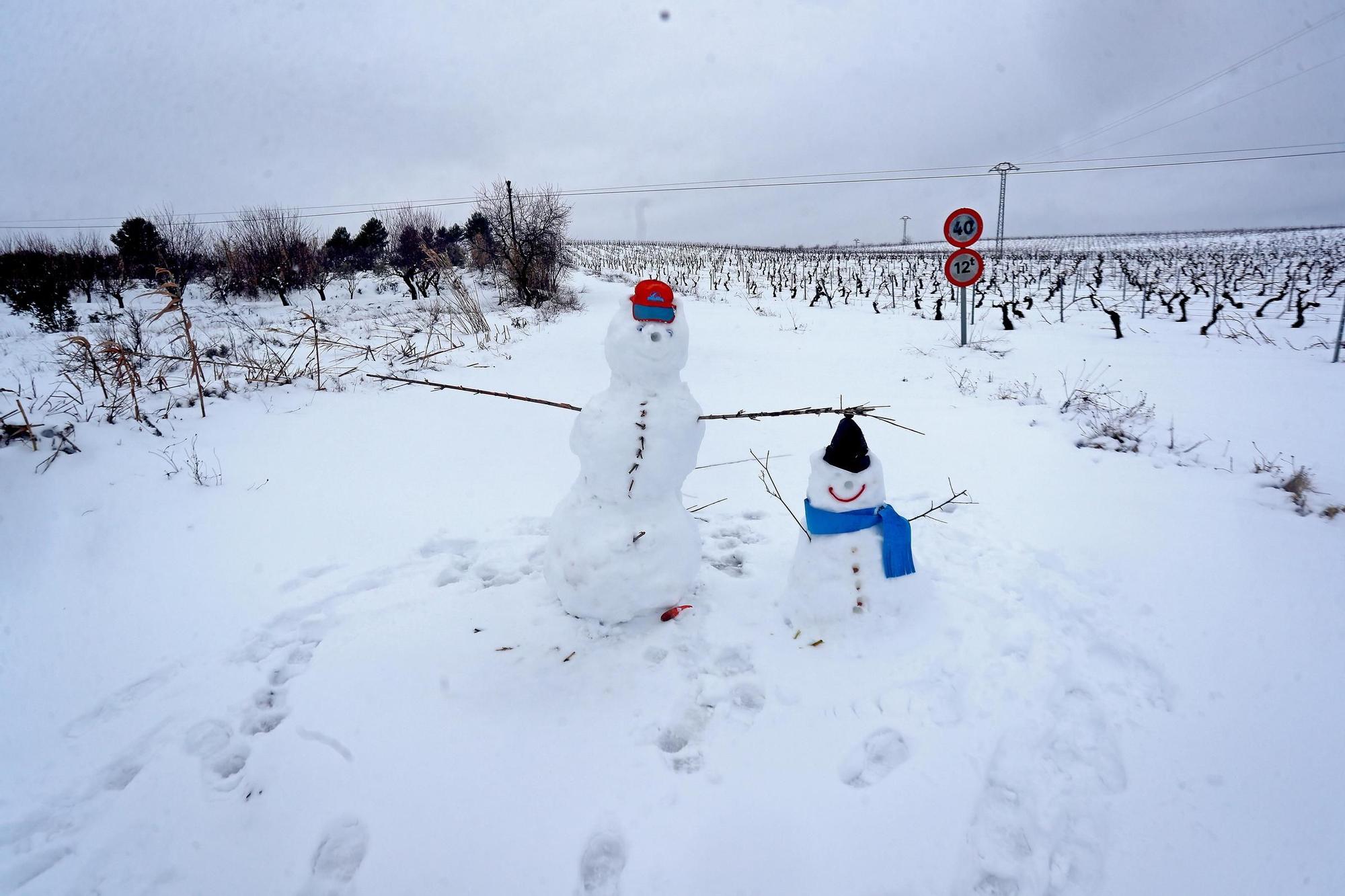 La nieve impide salir de casa en los pueblos del interior de la C. Valenciana